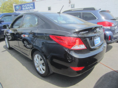 2013 Hyundai Accent  GLS