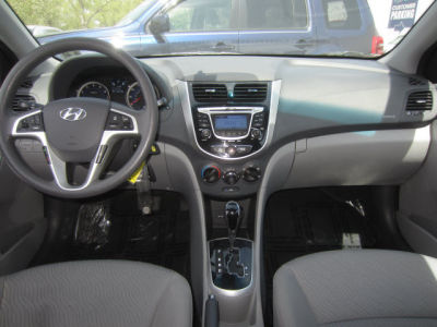 2013 Hyundai Accent  GLS