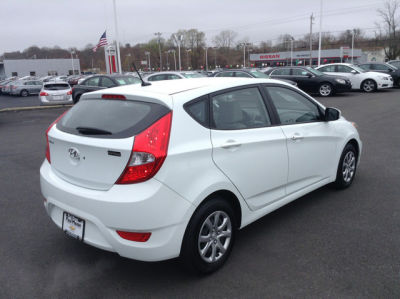 2013 Hyundai Accent SE