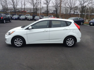 2013 Hyundai Accent SE