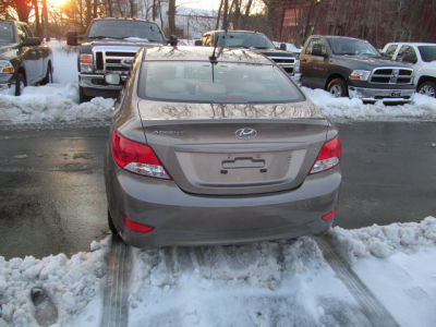 2013 Hyundai Accent  GLS
