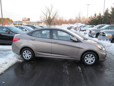 2013 Hyundai Accent  GLS