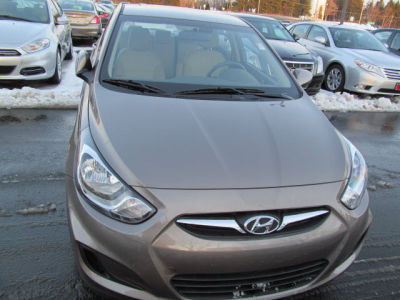 2013 Hyundai Accent  GLS