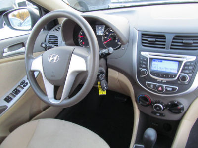 2013 Hyundai Accent  GLS
