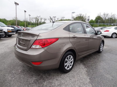 2012 Hyundai Accent GLS