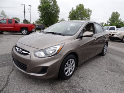 2012 Hyundai Accent GLS