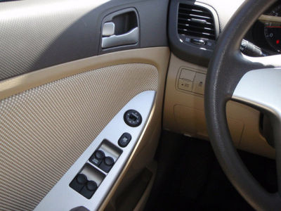 2012 Hyundai Accent  GLS