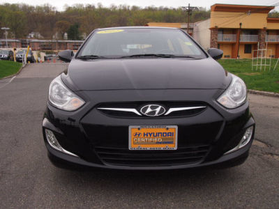 2012 Hyundai Accent  SE