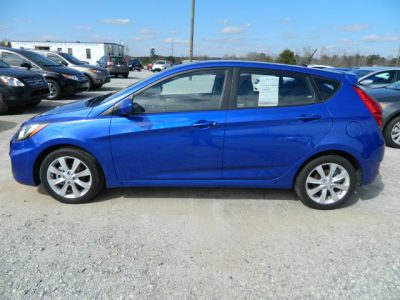 2012 Hyundai Accent SE