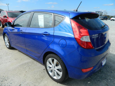 2012 Hyundai Accent SE