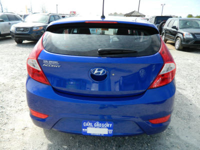 2012 Hyundai Accent SE