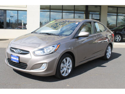 2012 Hyundai Accent  GLS