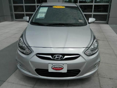 2012 Hyundai Accent  GLS