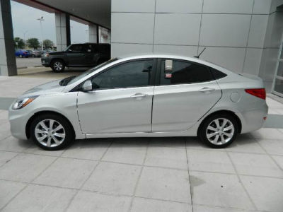 2012 Hyundai Accent  GLS