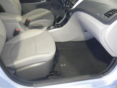 2012 Hyundai Accent  SE
