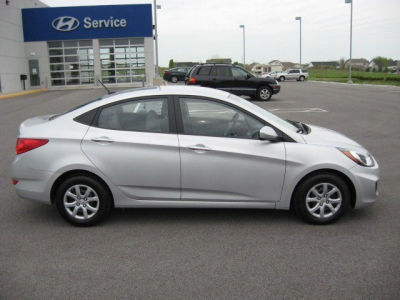 2012 Hyundai Accent GLS
