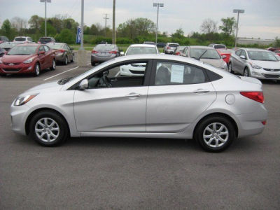 2012 Hyundai Accent GLS