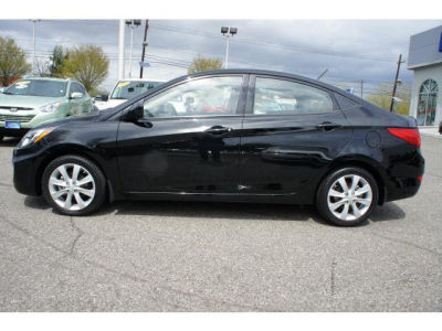 2012 Hyundai Accent  GLS