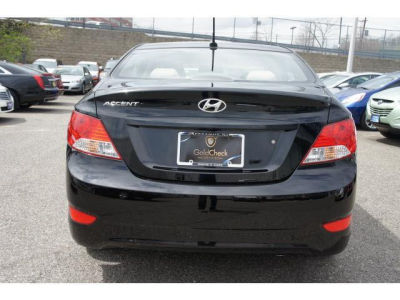 2012 Hyundai Accent  GLS
