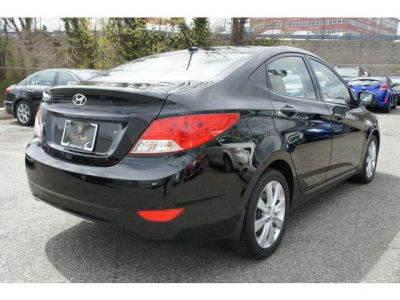 2012 Hyundai Accent  GLS
