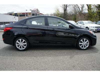 2012 Hyundai Accent  GLS
