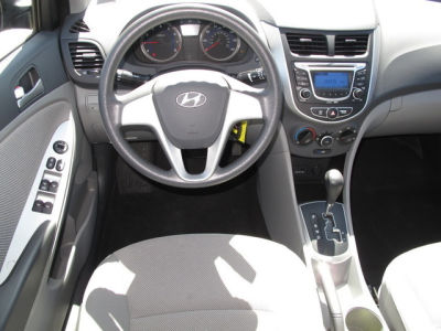 2013 Hyundai Accent  GLS