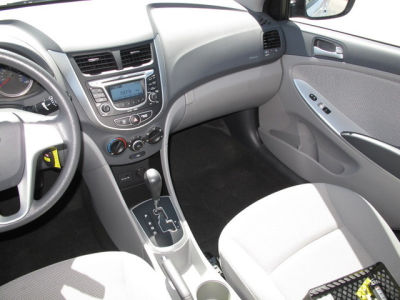 2013 Hyundai Accent  GLS