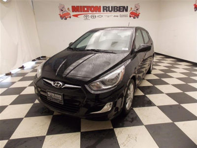 2012 Hyundai Accent SE