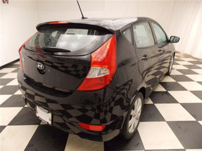 2012 Hyundai Accent SE