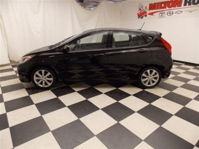 2012 Hyundai Accent SE