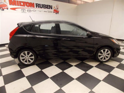 2012 Hyundai Accent SE