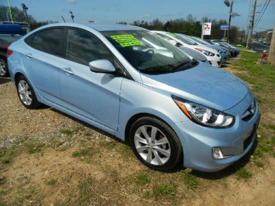 2012 Hyundai Accent  GLS