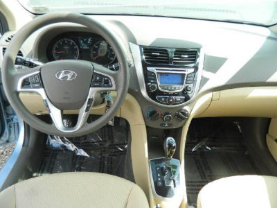 2012 Hyundai Accent  GLS