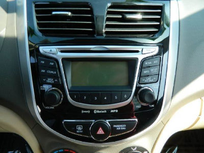 2012 Hyundai Accent  GLS