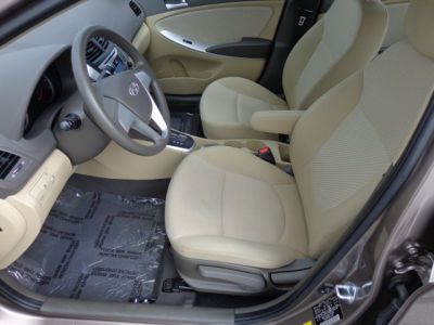 2012 Hyundai Accent  GLS