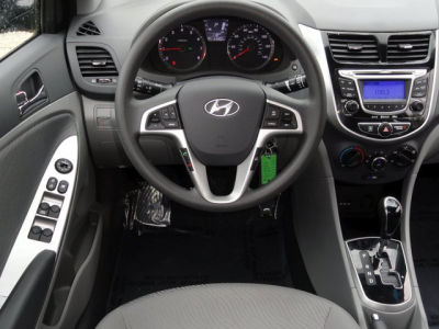 2012 Hyundai Accent GLS