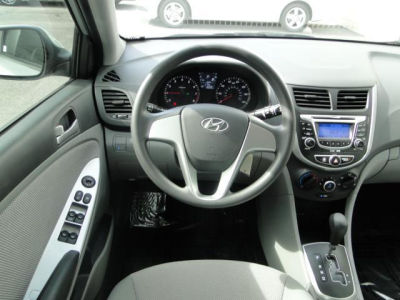 2013 Hyundai Accent  GLS