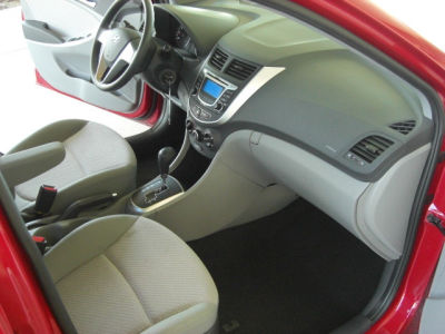 2012 Hyundai Accent  GLS