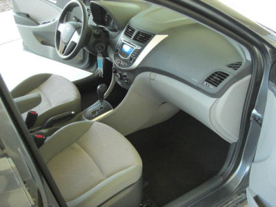 2012 Hyundai Accent GLS