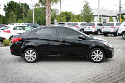 2012 Hyundai Accent GLS