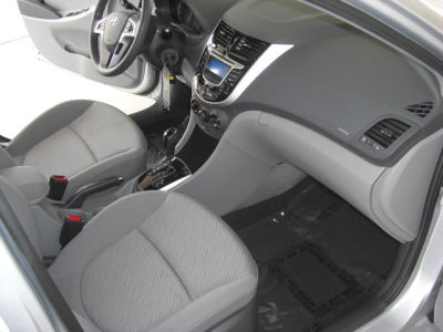 2012 Hyundai Accent  GLS