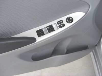 2012 Hyundai Accent  GLS