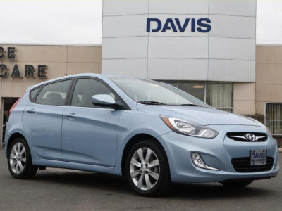 2012 Hyundai Accent  SE