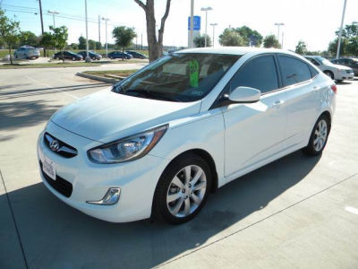 2012 Hyundai Accent  GLS