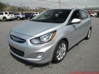 2012 Hyundai Accent  SE
