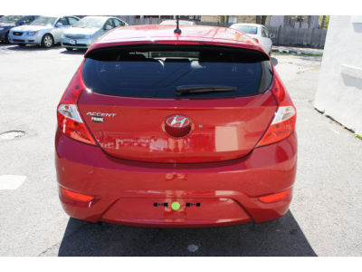 2012 Hyundai Accent SE