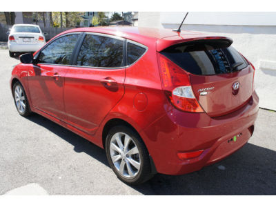 2012 Hyundai Accent SE