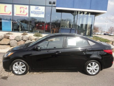 2012 Hyundai Accent  GLS