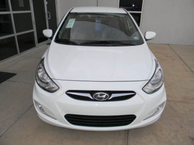 2012 Hyundai Accent  SE