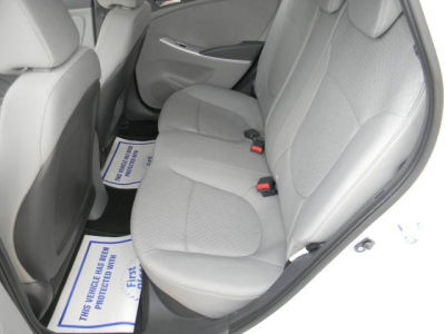 2012 Hyundai Accent  SE